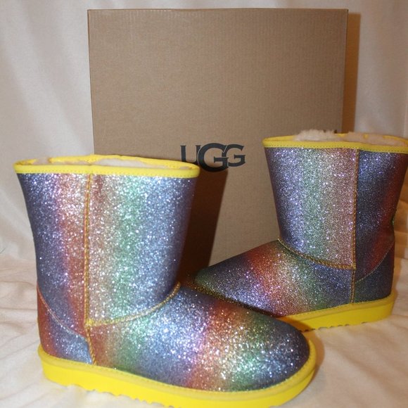 NIB UGG YOUTH 5 6 WOMENS 7 8 CLASSIC SHORT GLITTER RAINBOW WINTER BOOTS - Picture 2 of 8